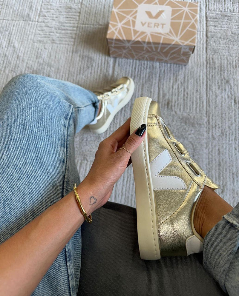 TENIS VERT VELCRO 1 DOURADO