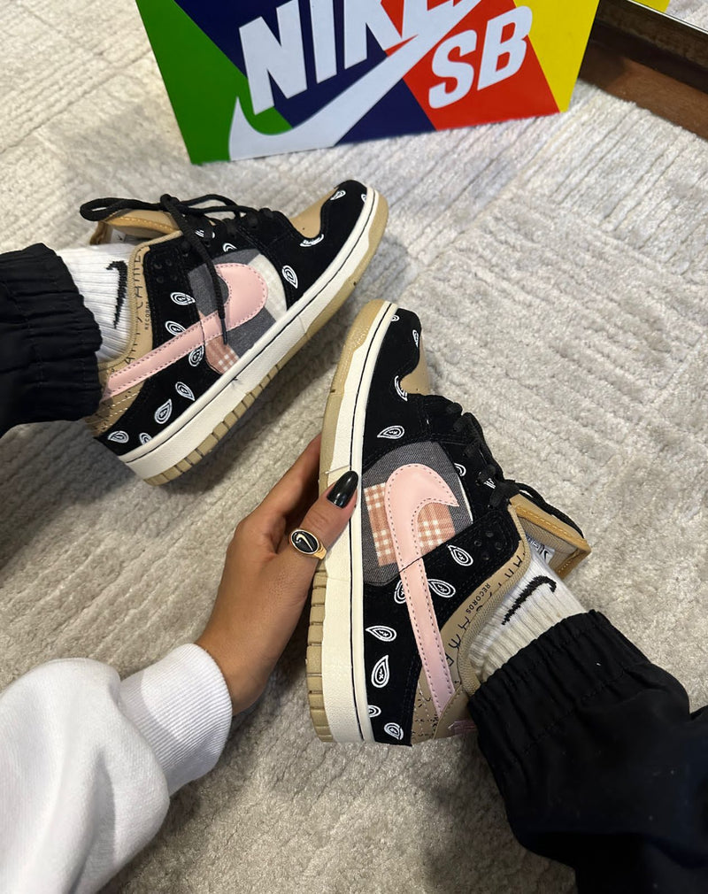 TÊNIS AIR DUNK TRAVIS SCOTT