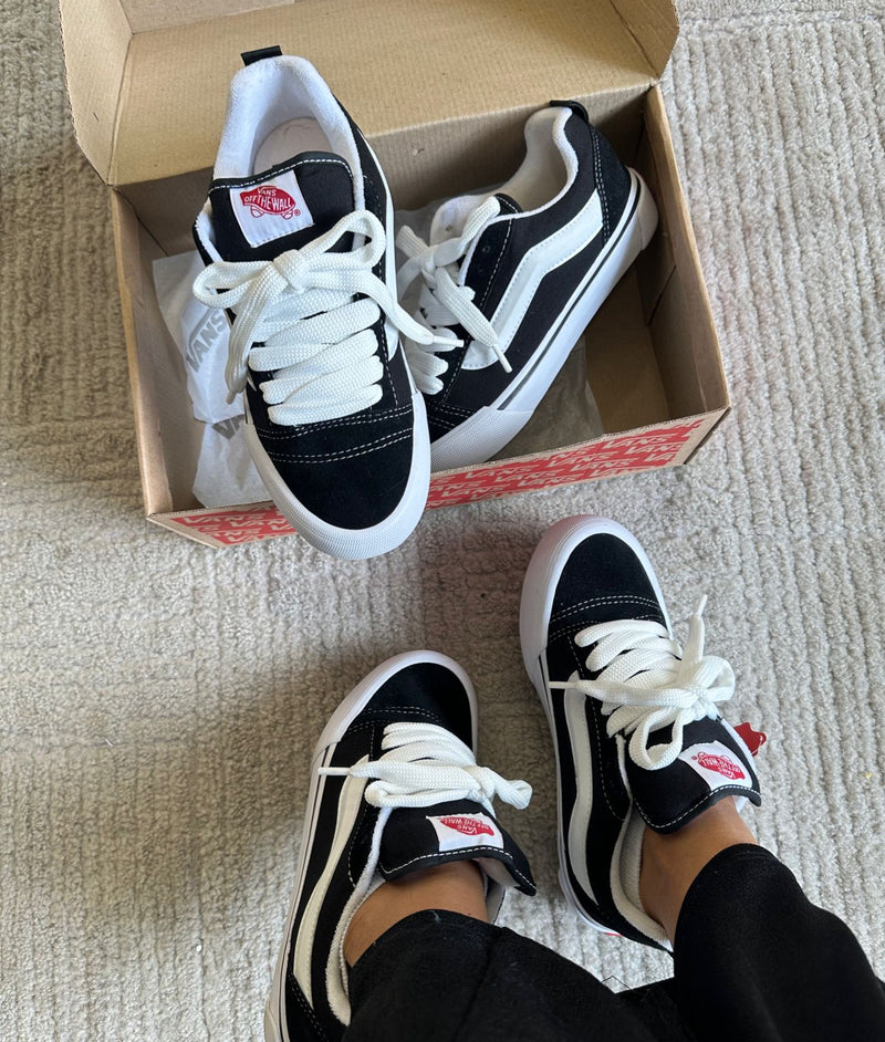 Tênis KNU Skool Black True White Trazem