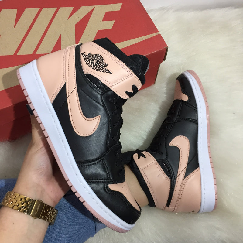 BOTA NIKE AIR JORDAN PRETA E NUDE