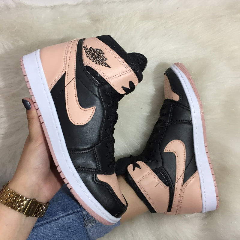 BOTA NIKE AIR JORDAN PRETA E NUDE