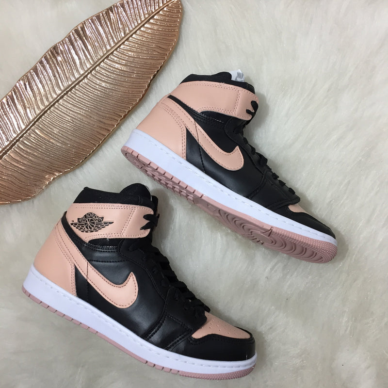 BOTA NIKE AIR JORDAN PRETA E NUDE