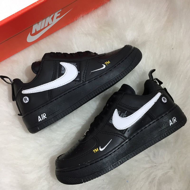 TÊNIS NIKE AIR FORCE LV8 PRETO/BRANCO