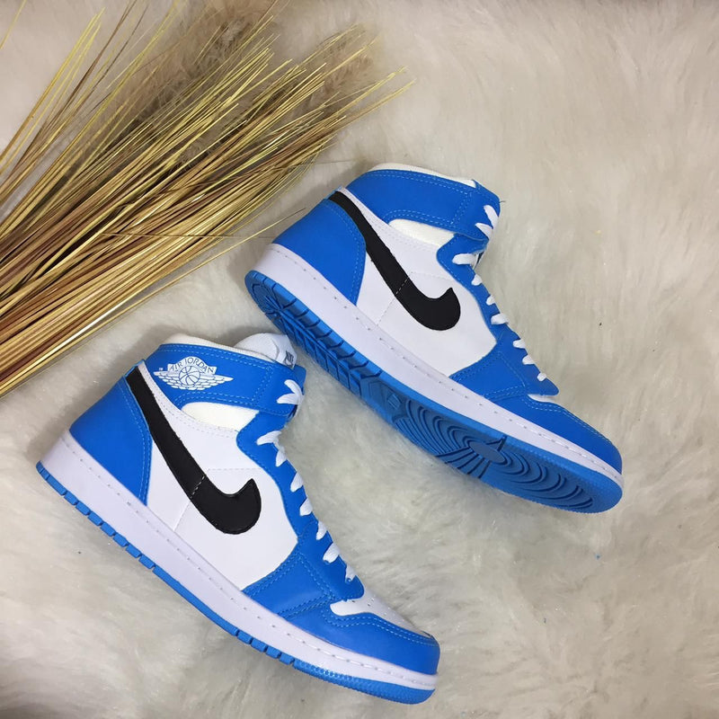 BOTA NIKE AIR JORDAN AZUL COM BRANCO
