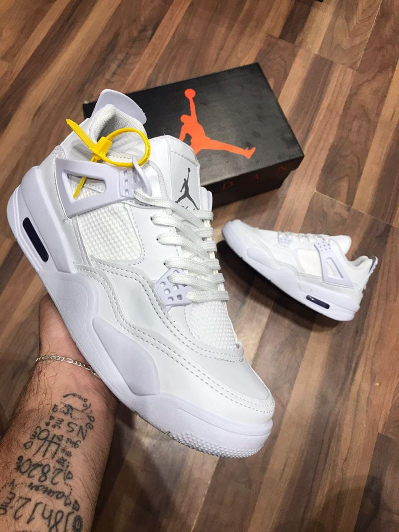 TÊNIS AIR JORDAN 4' BRANCO