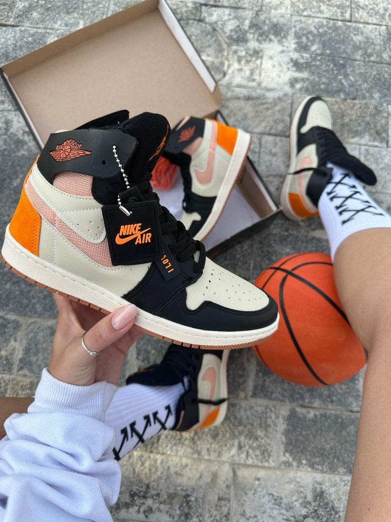 BOTA NIKE AIR JORDAN ZOOM LARANJA