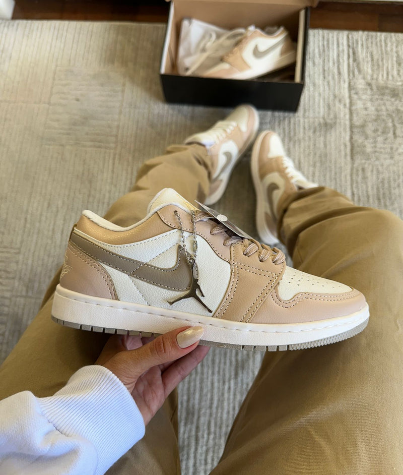 TENIS  AIR JORDAN BEGE