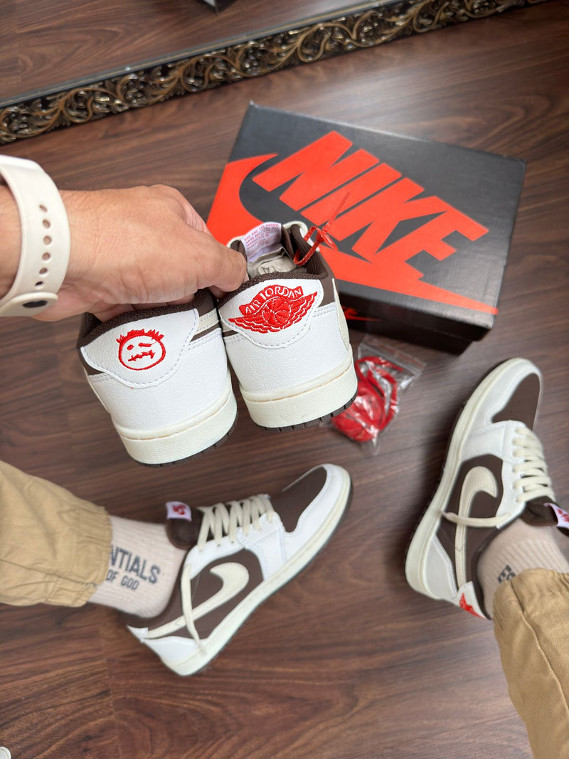 Travis Scott Air Jordan 1 Low White Bege