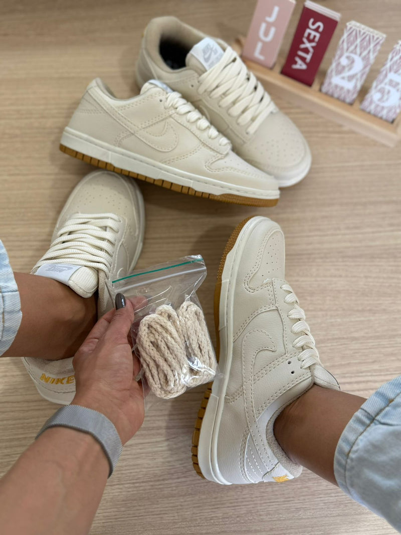TÊNIS NIKE SB AIR DUNK CREME