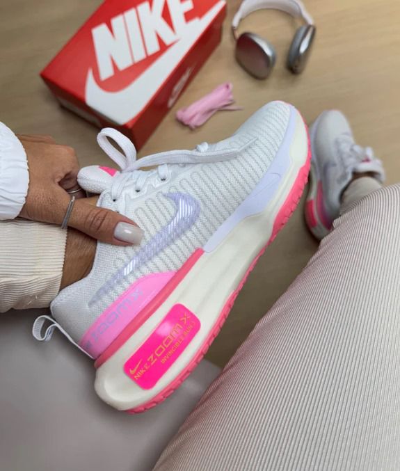 TÊNIS NIKE ZOOM INVINCIBLE BRANCO ROSA